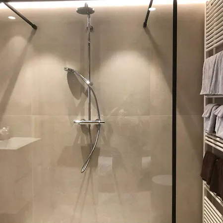 Duivels Paterke Harelbeeksestraat 29, 8500 Hotel 2*