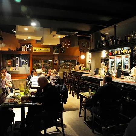 Duivels Paterke Harelbeeksestraat 29, 8500 فندق